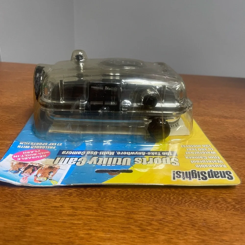 New Snap Sights Underwater Film Camera, Waterproof to 100ft Reusable 35mm SS01